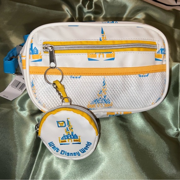 Walt Disney World 50th Anniversary Cinderella Castle Fanny Pack NWT - Picture 1 of 6